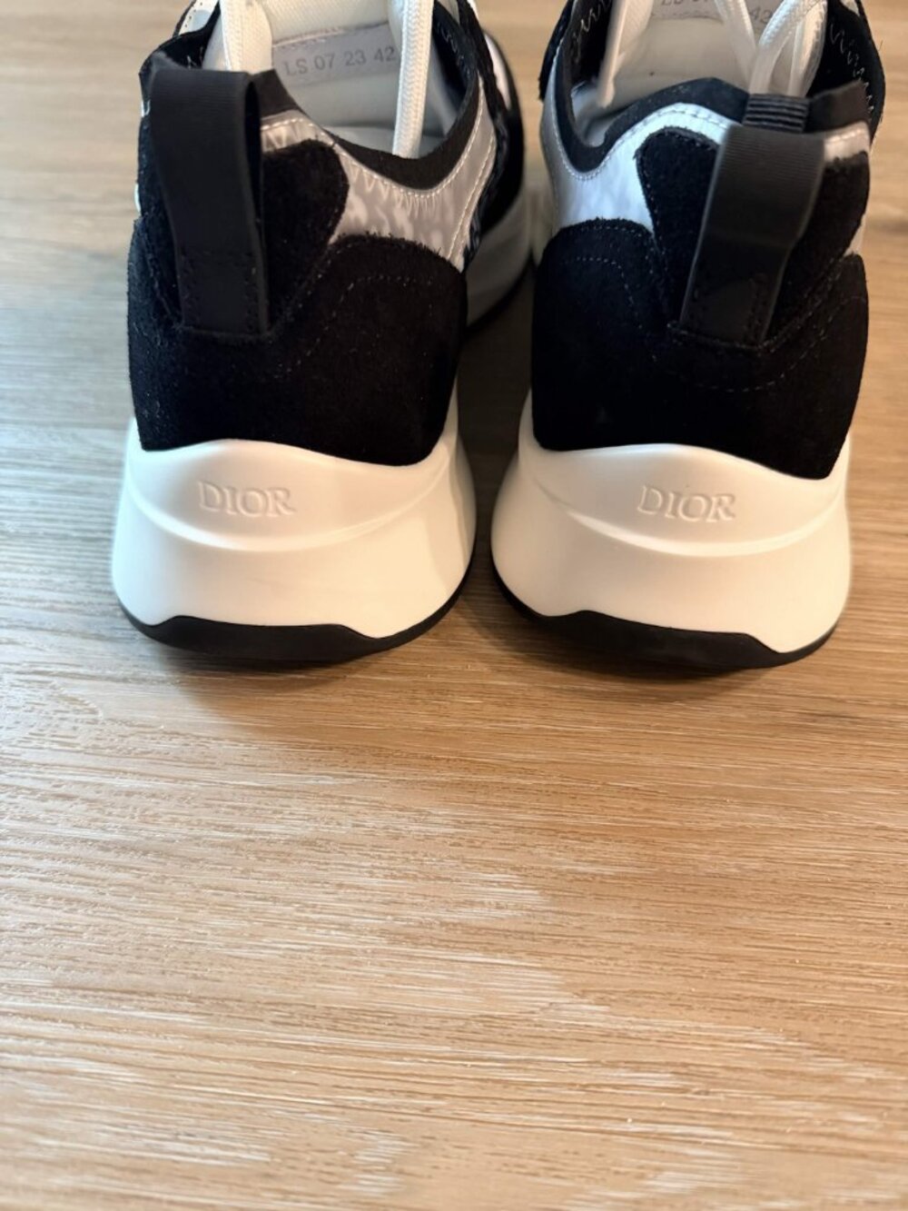 Dior B25 Runner Sneakers SIZE 40 - Black - Picture 4 of 5